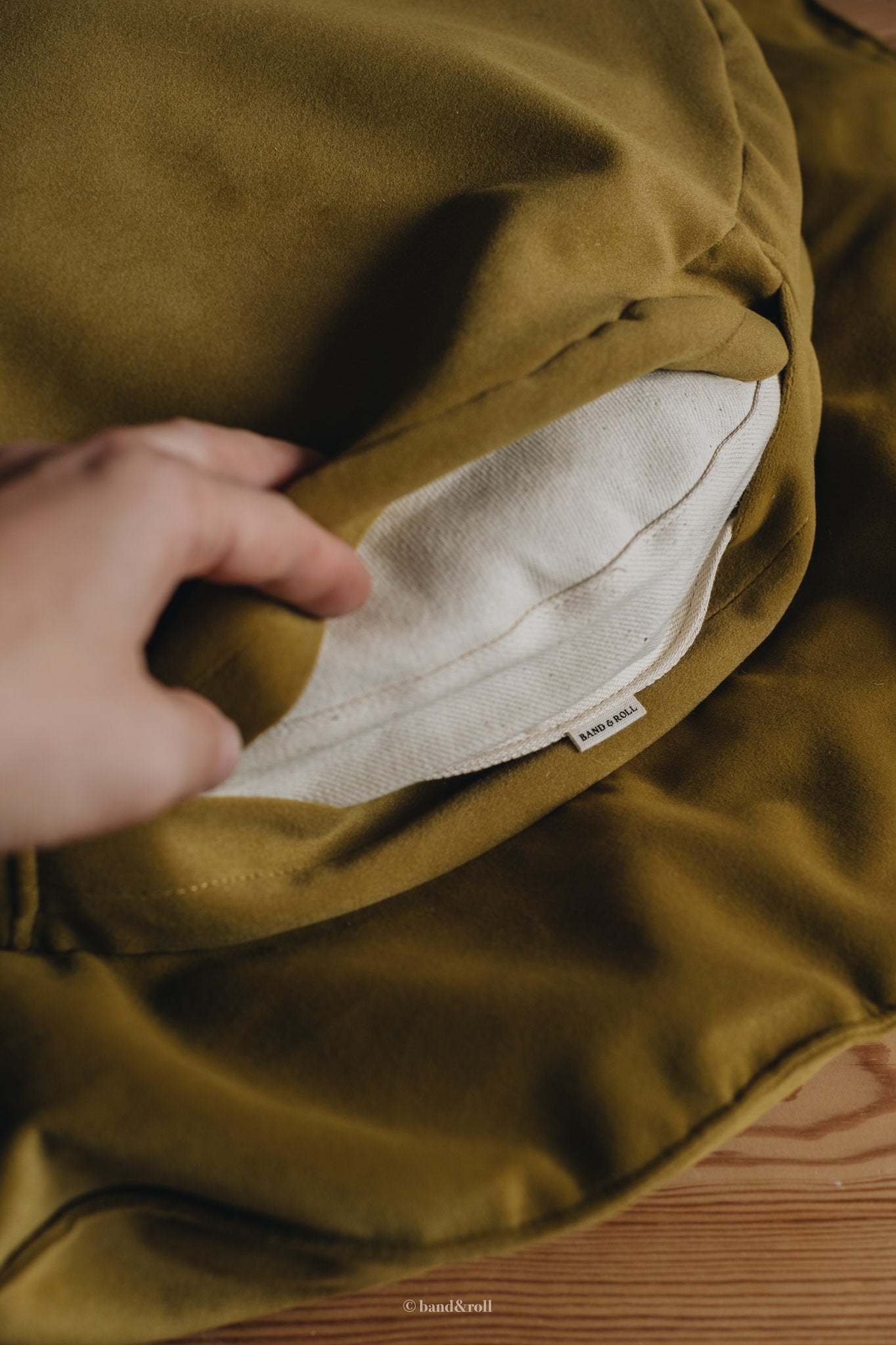 Band & Roll Haven Modern Dog Bed | Washable Cushion Dog Bed