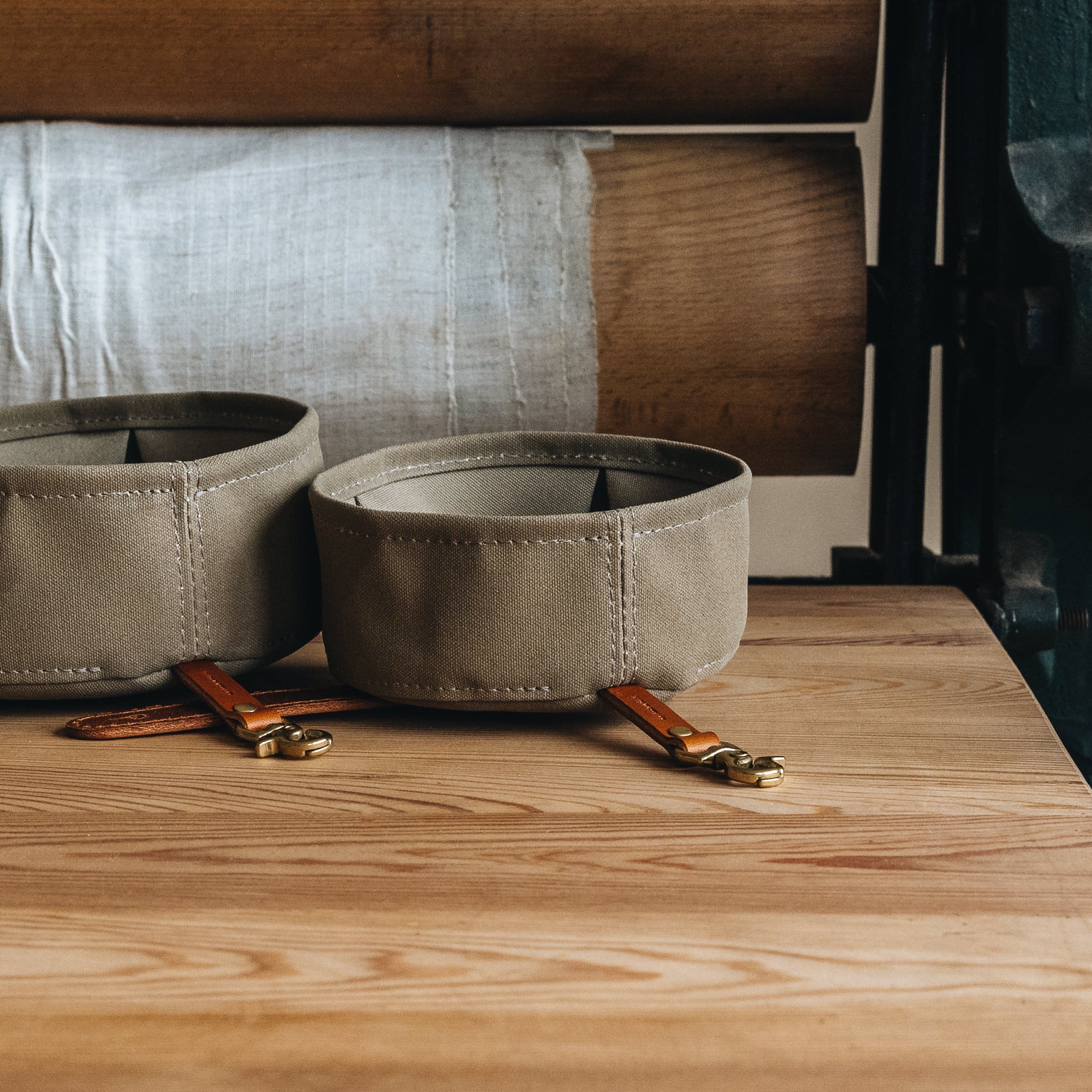 Melo Foldable Travel Dog Bowl | Premium Waxed Canvas & Leather