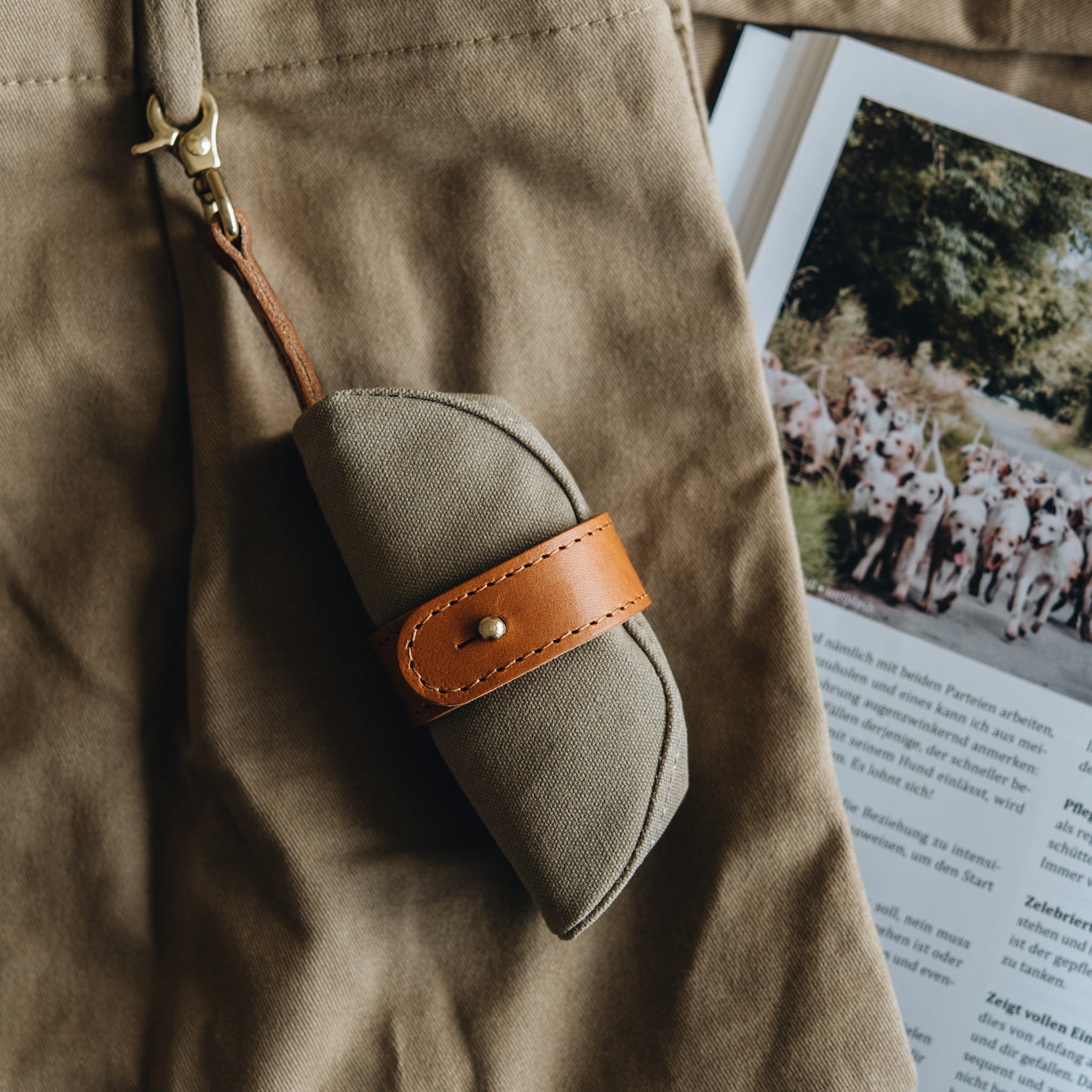 Melo Foldable Travel Dog Bowl | Premium Waxed Canvas & Leather