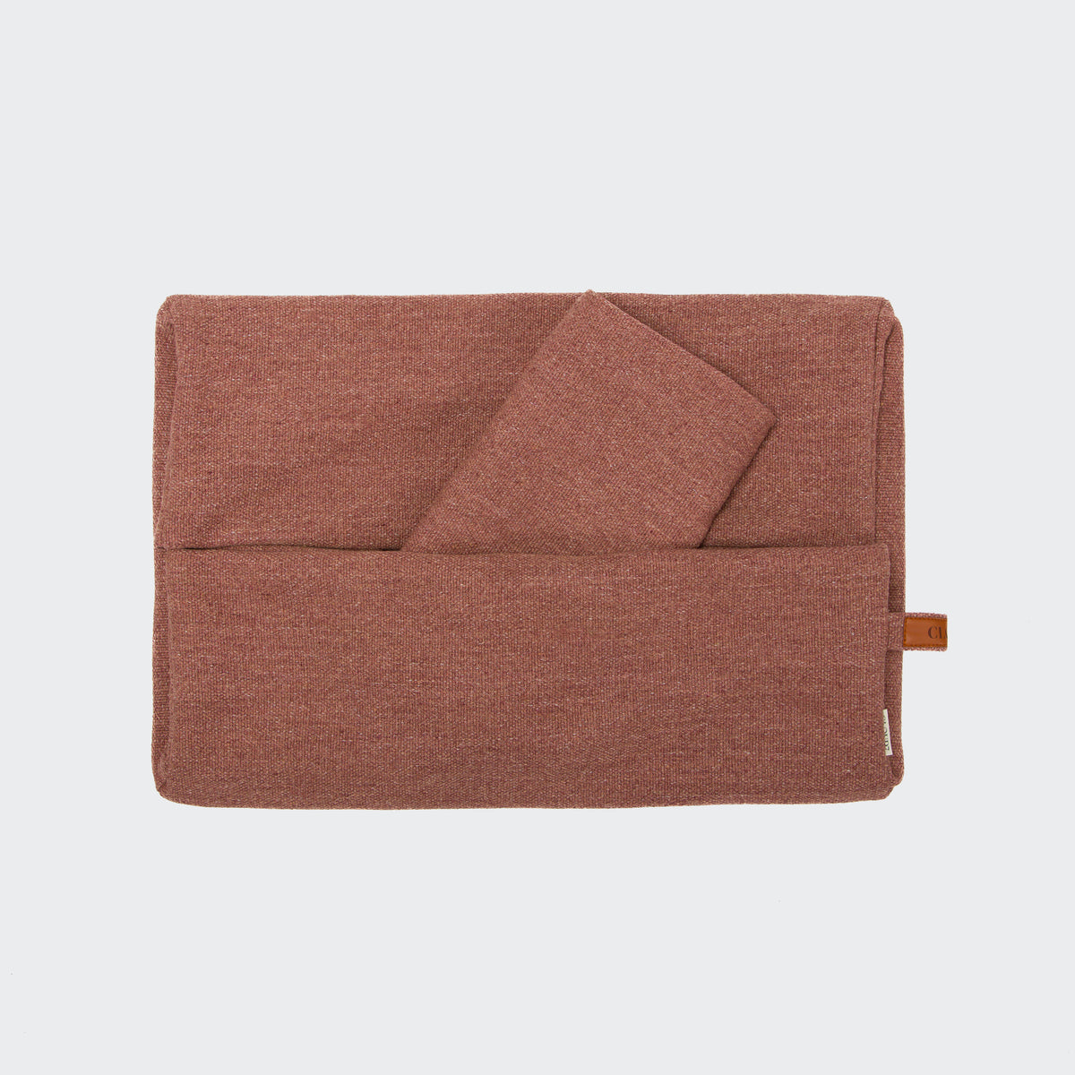 Cloud7 sleepy dog machine washable replacement dog bed cover made from durable linen-mix fabric.