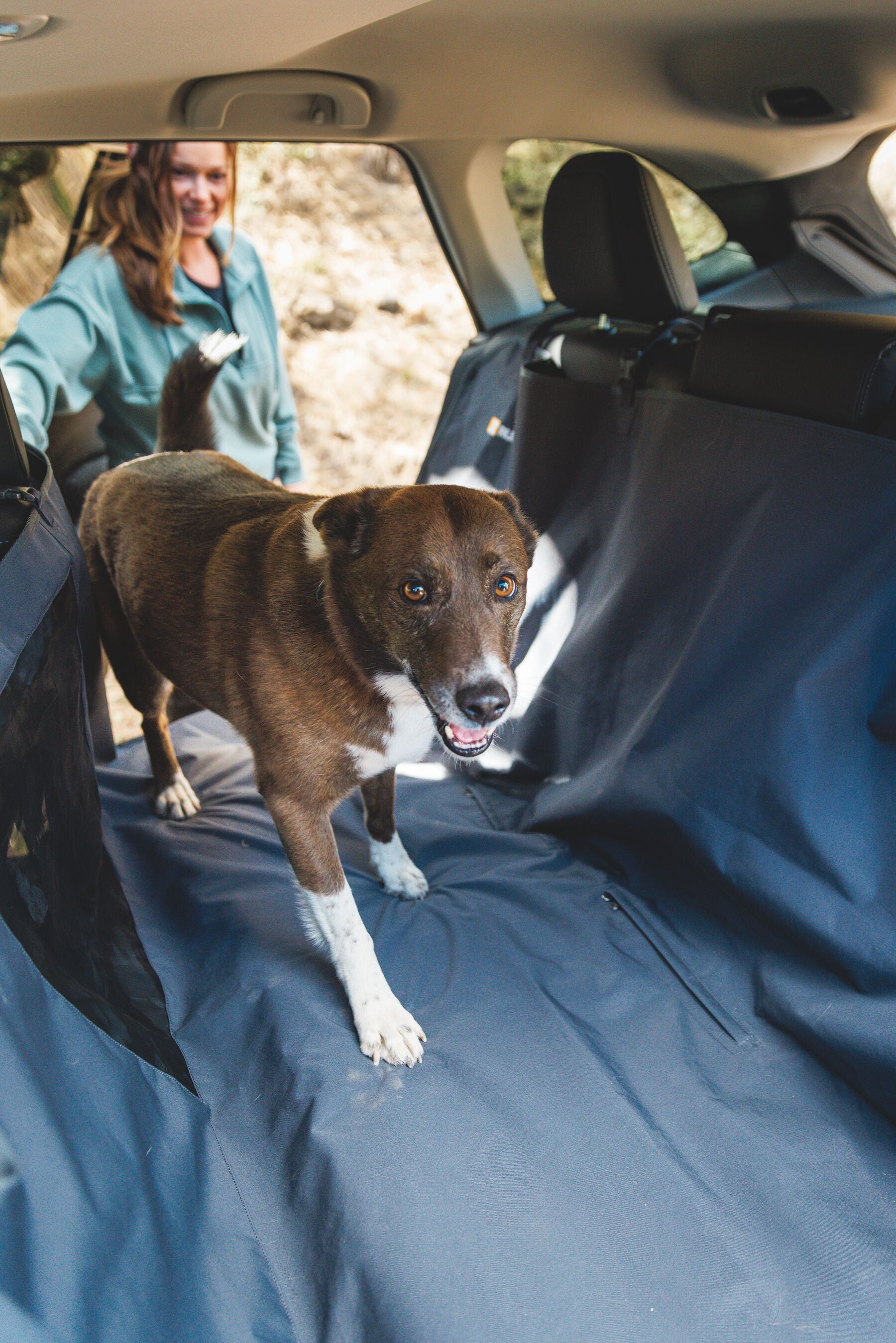 Waterproof Ruffwear Dirtbag dog car seat cover protecting vehicle upholstery from pet hair and dirt