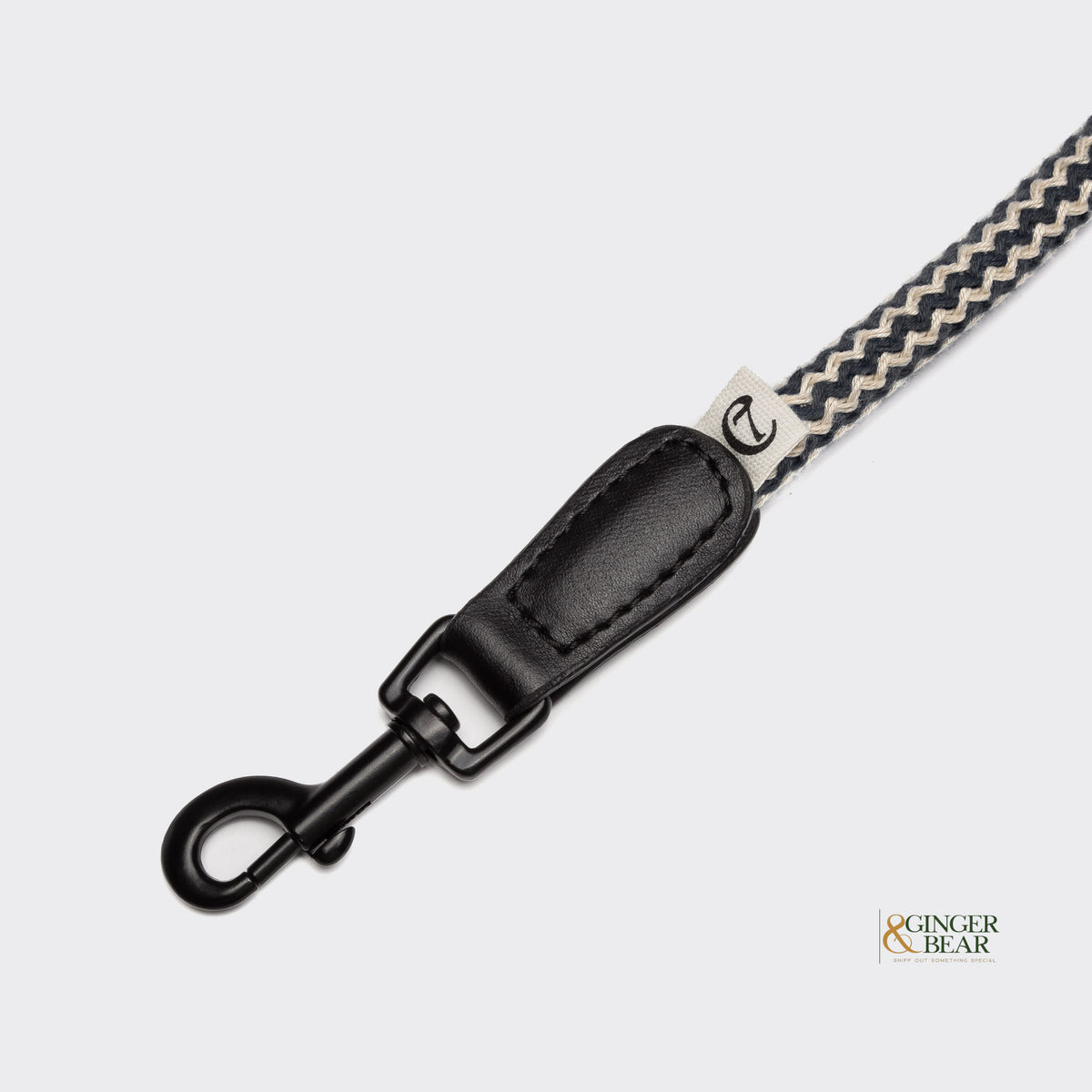 Cloud7: Mauerpark Park Vegan Dog Leash, Zigzag Black