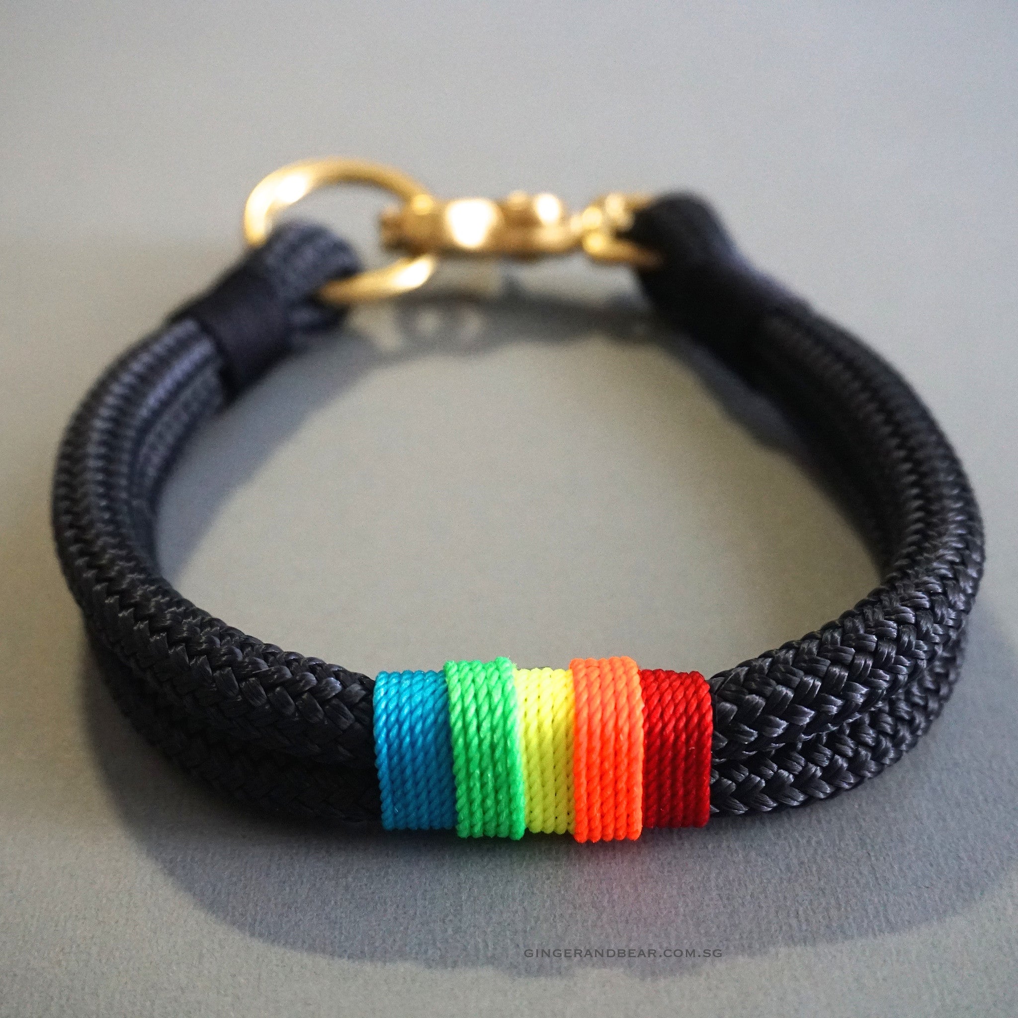 Rugged Hudson Collar: Rainbow on Navy