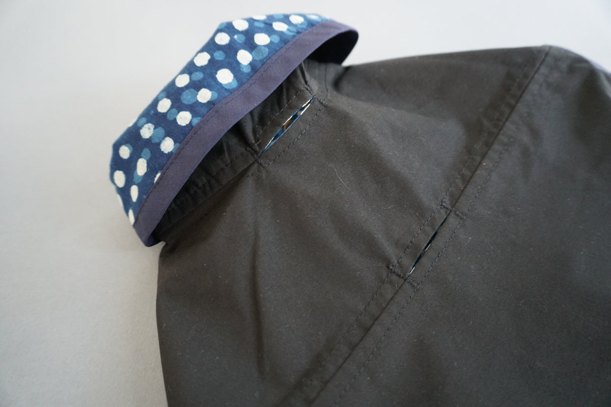 Fetch And Follow Rain Jacket BlockPrinted Black Indigo RunningSpots