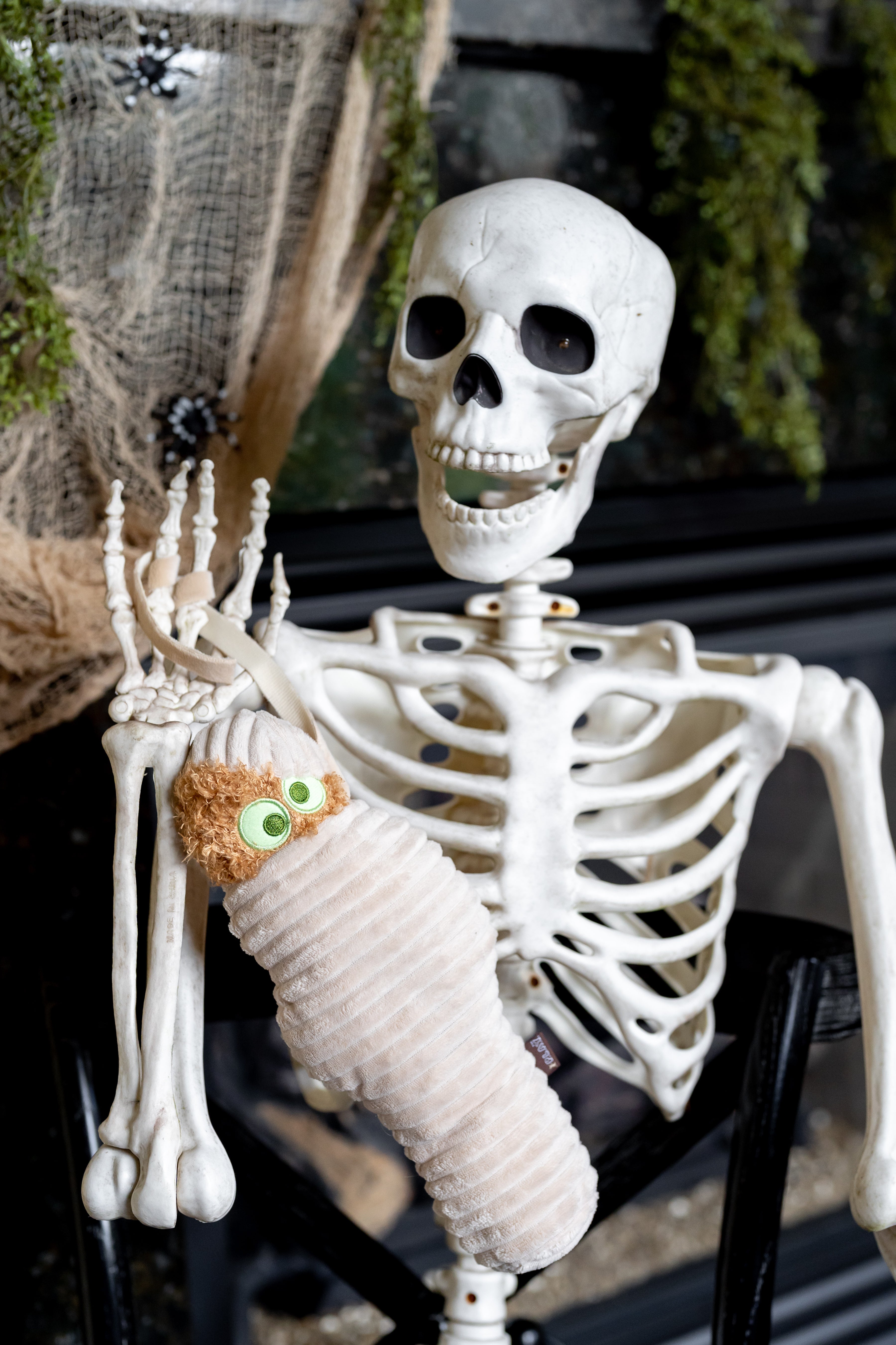 P.L.A.Y. Feline Frenzy, Catnip Kicker Toy set: Mummy