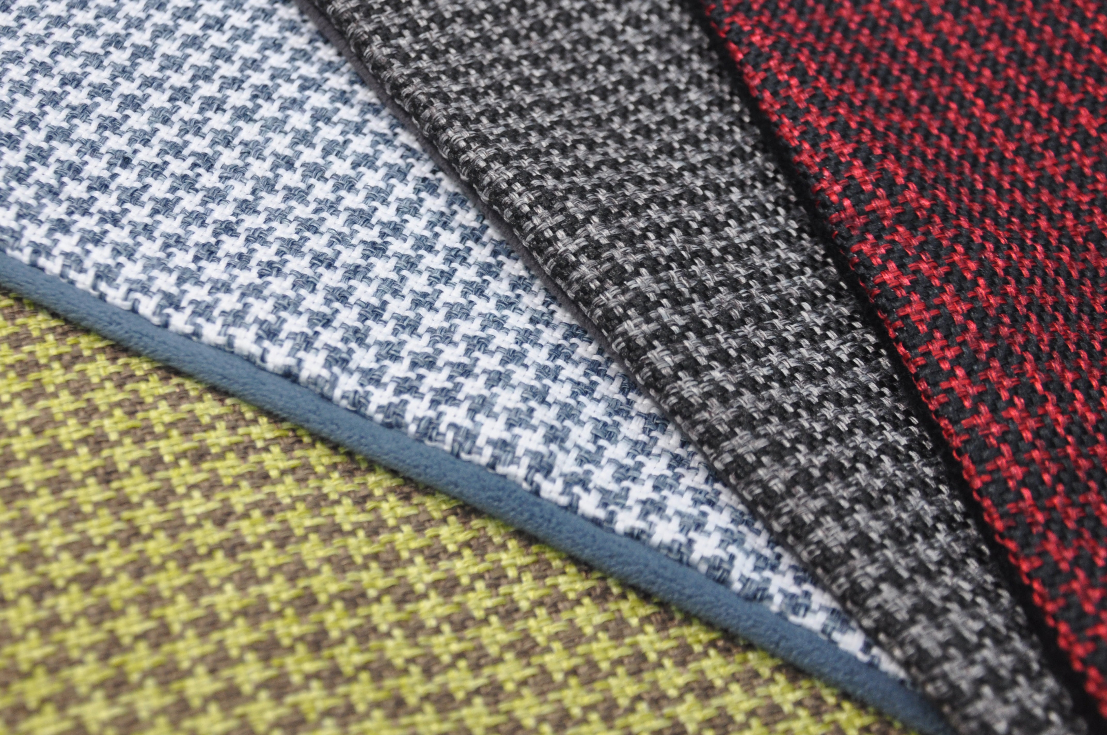 [Pre-order]Lounge Dog Bed: Houndstooth Cayenne Red