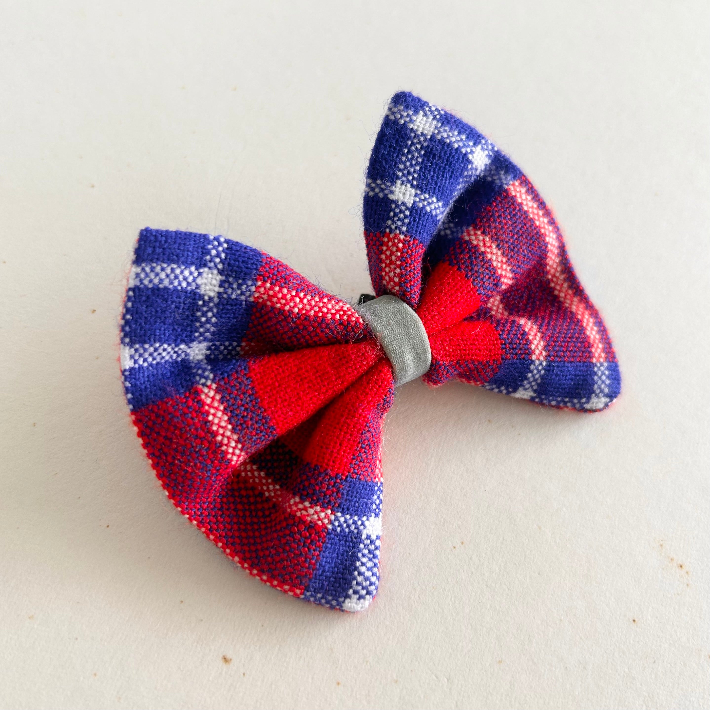 Hiro+Wolf Dog Bow Tie: Shuka Red