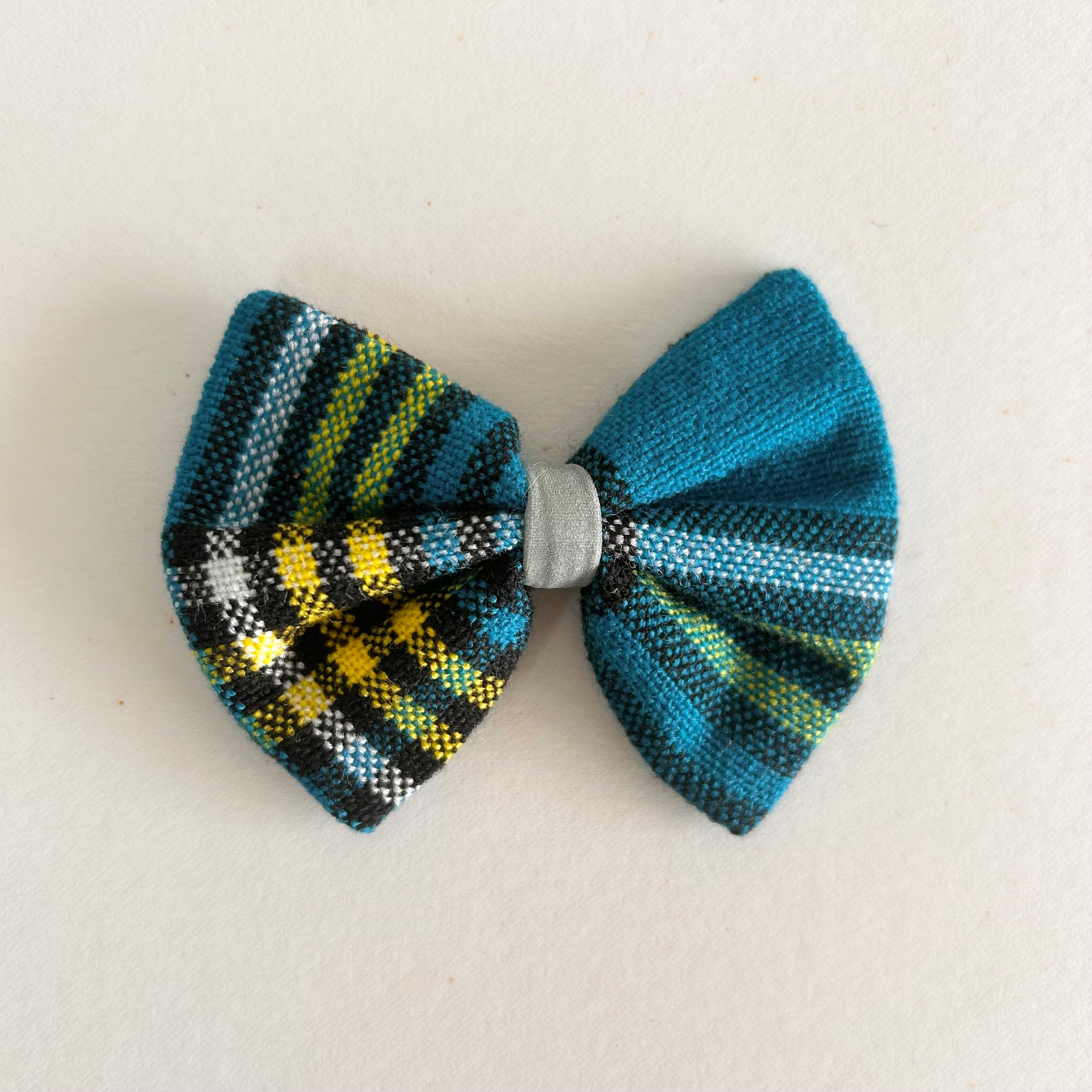 Hiro+Wolf Dog Bow Tie: Shuka Blue