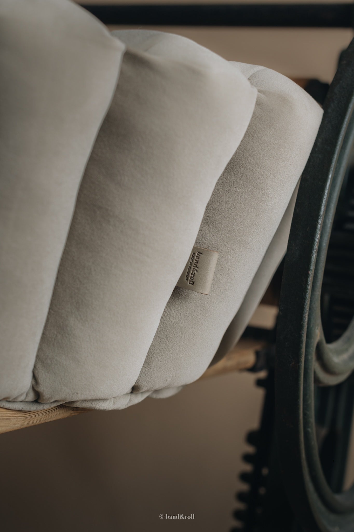 Band & Roll Haven Modern Dog Bed | Washable Cushion Dog Bed