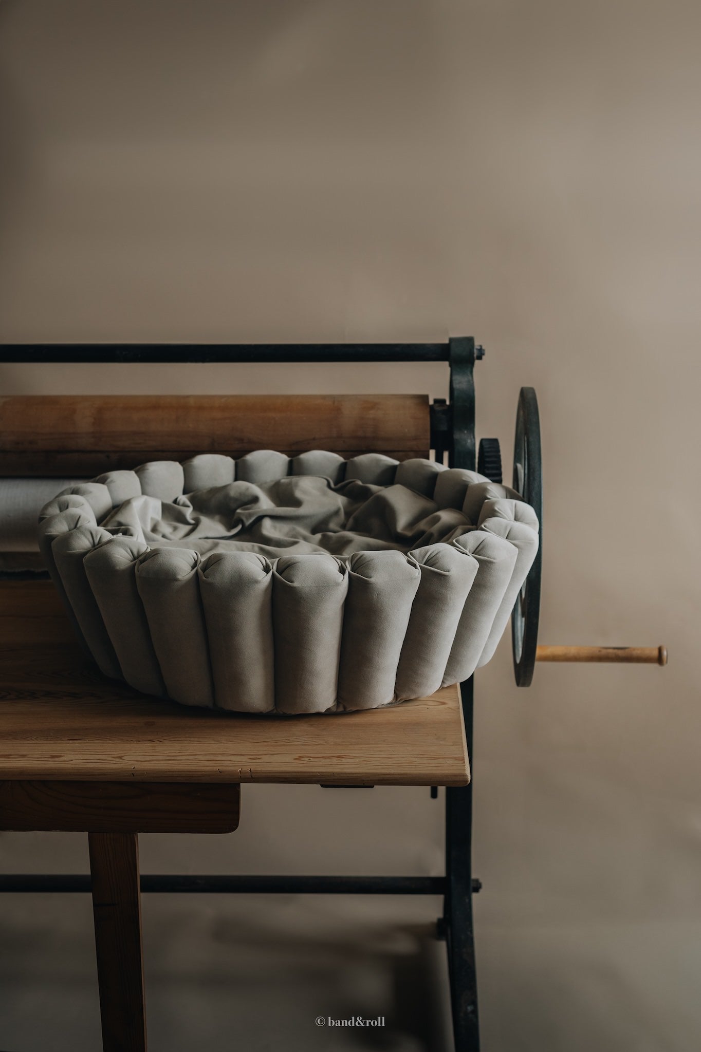 Band & Roll Haven Modern Dog Bed | Washable Cushion Dog Bed