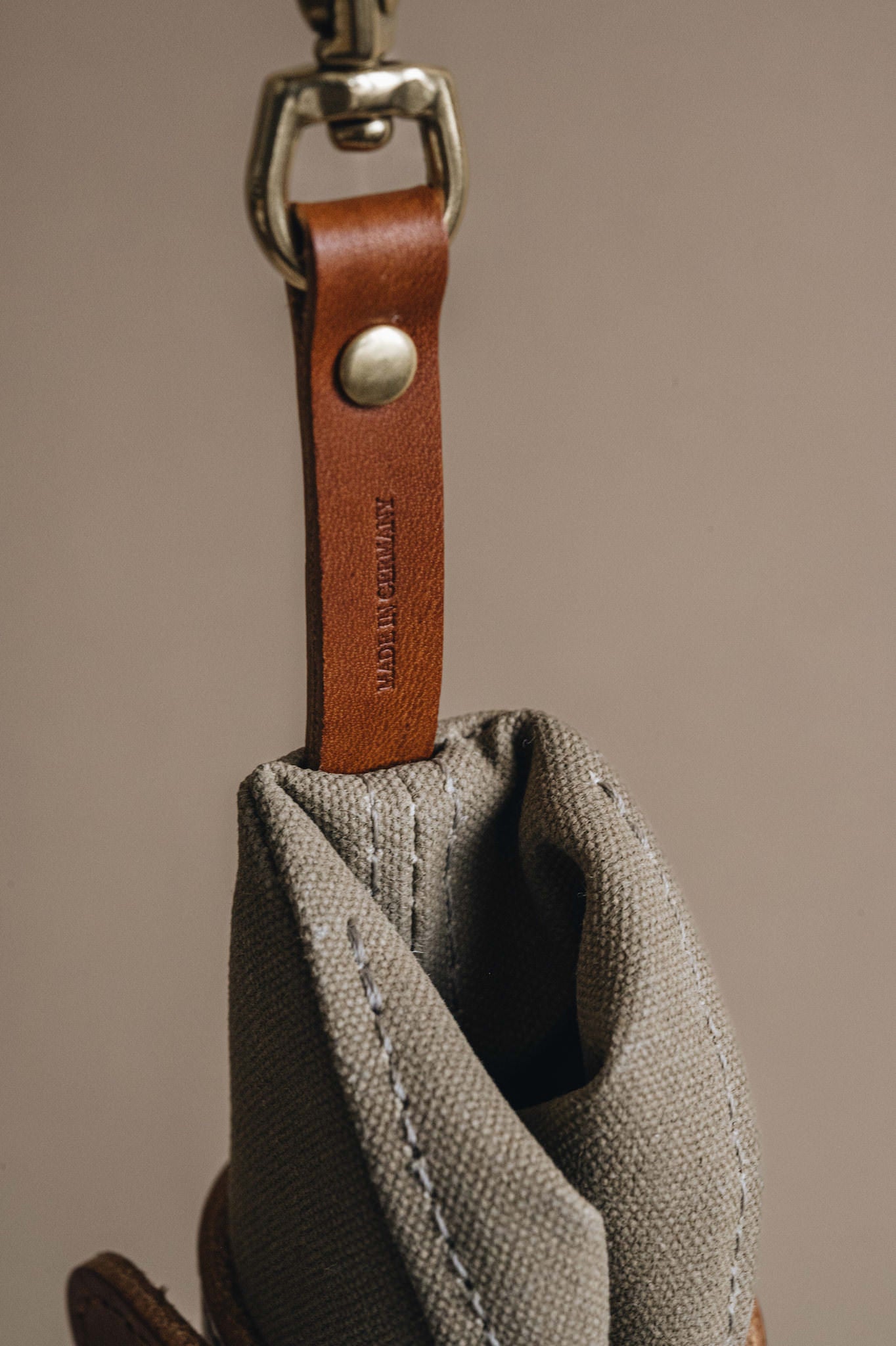 Melo Foldable Travel Dog Bowl | Premium Waxed Canvas & Leather