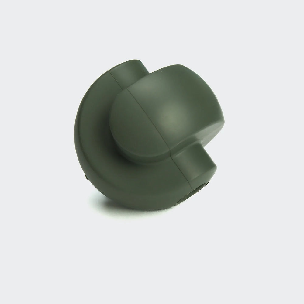 Close-up of non-slip surface on Cloud7 Zeno toy designed for easy grip and mental stimulation.