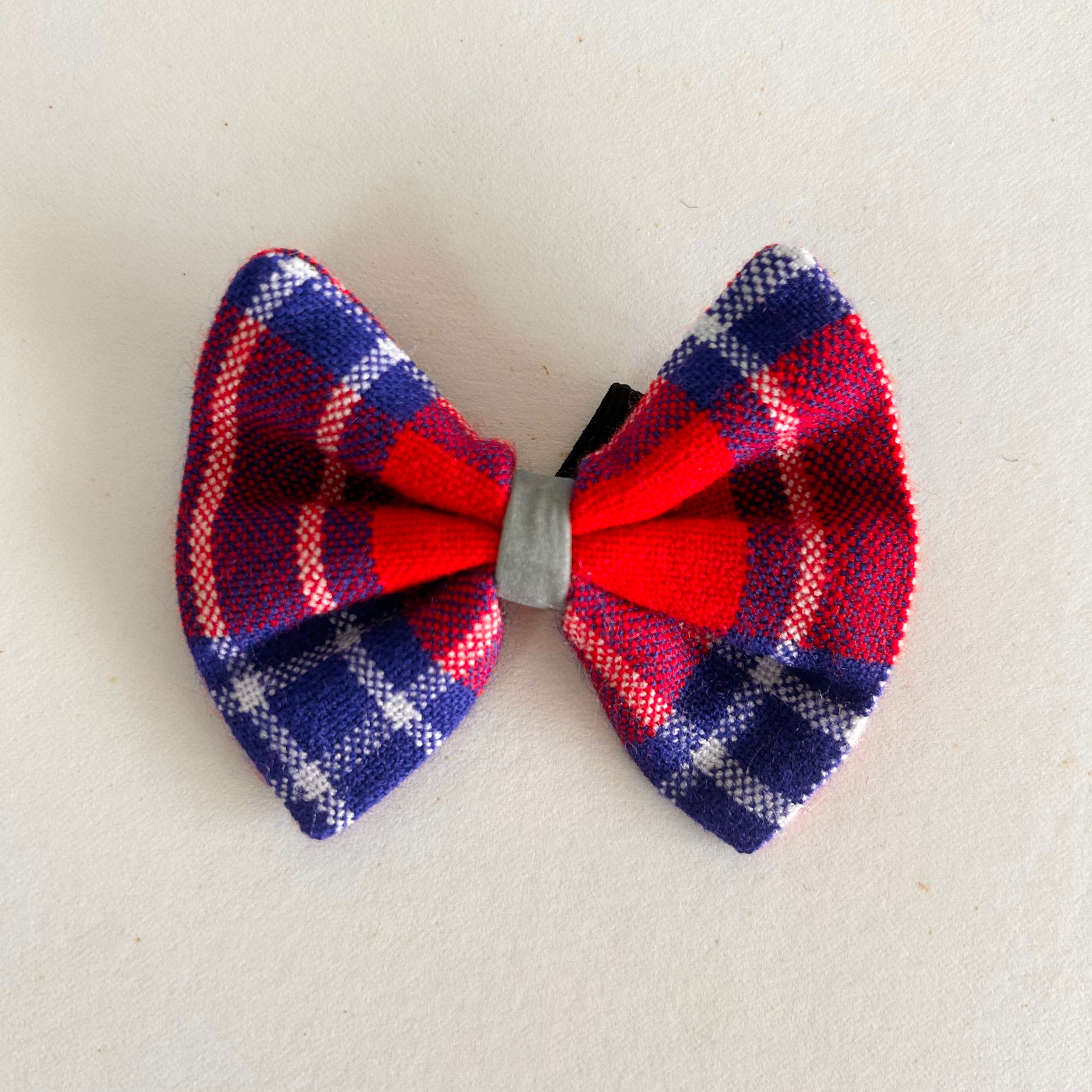 Hiro+Wolf Dog Bow Tie: Shuka Red