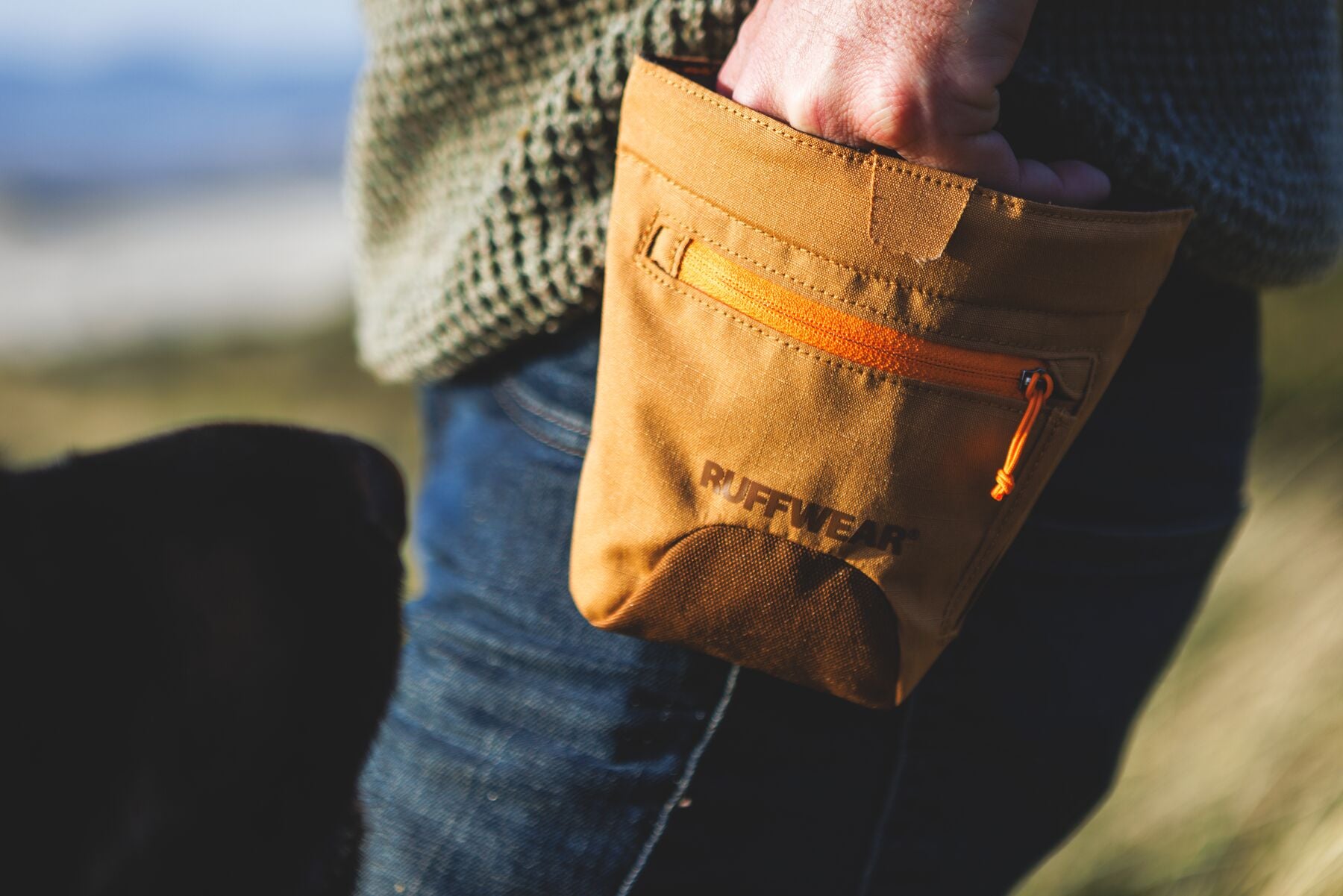 Ruffwear Hands-free Dog Treat Pouch: Treat Trader
