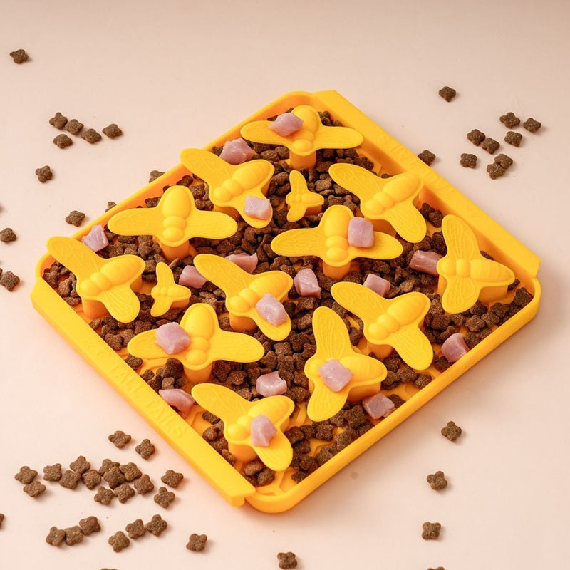 Interactive Food-Grade Foraging Mat for Dogs, Bee