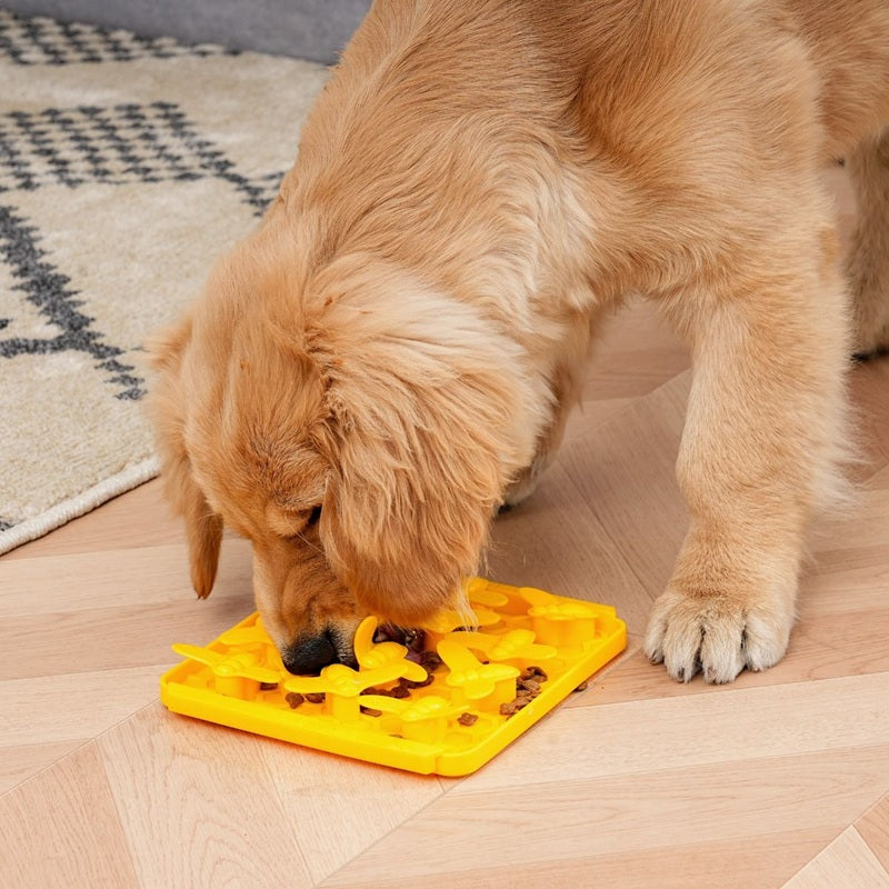 Interactive Food-Grade Foraging Mat for Dogs, Bee