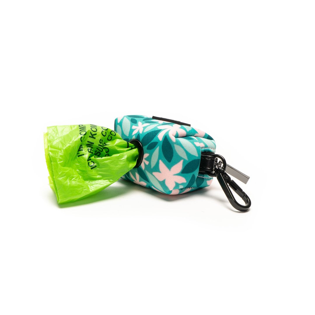 Lucy&Co Dog Poop Bag Holder: The Dilly Lily
