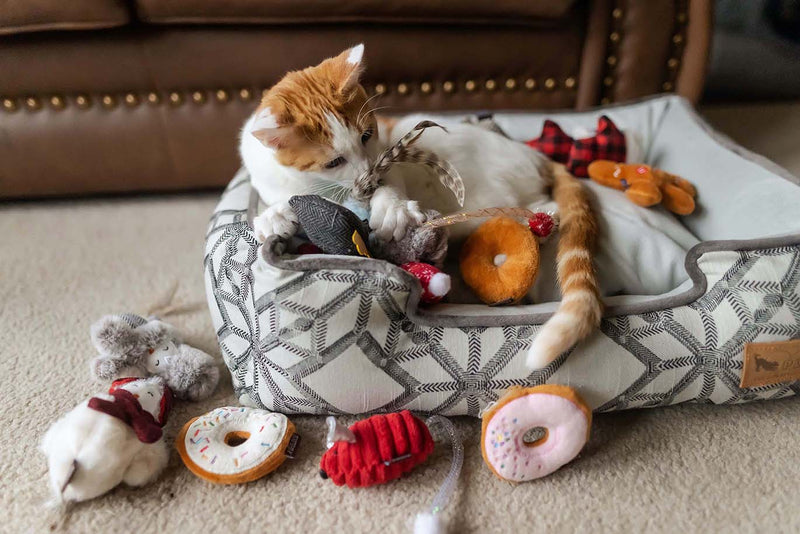 P.L.A.Y. Feline Frenzy, Catnip Toy set: Kitty Kreme Doughnuts