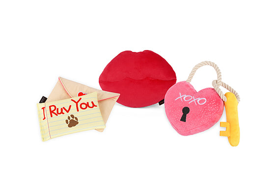 P.L.A.Y. Love Bug Squeaky Plush Dog toys, Bundle