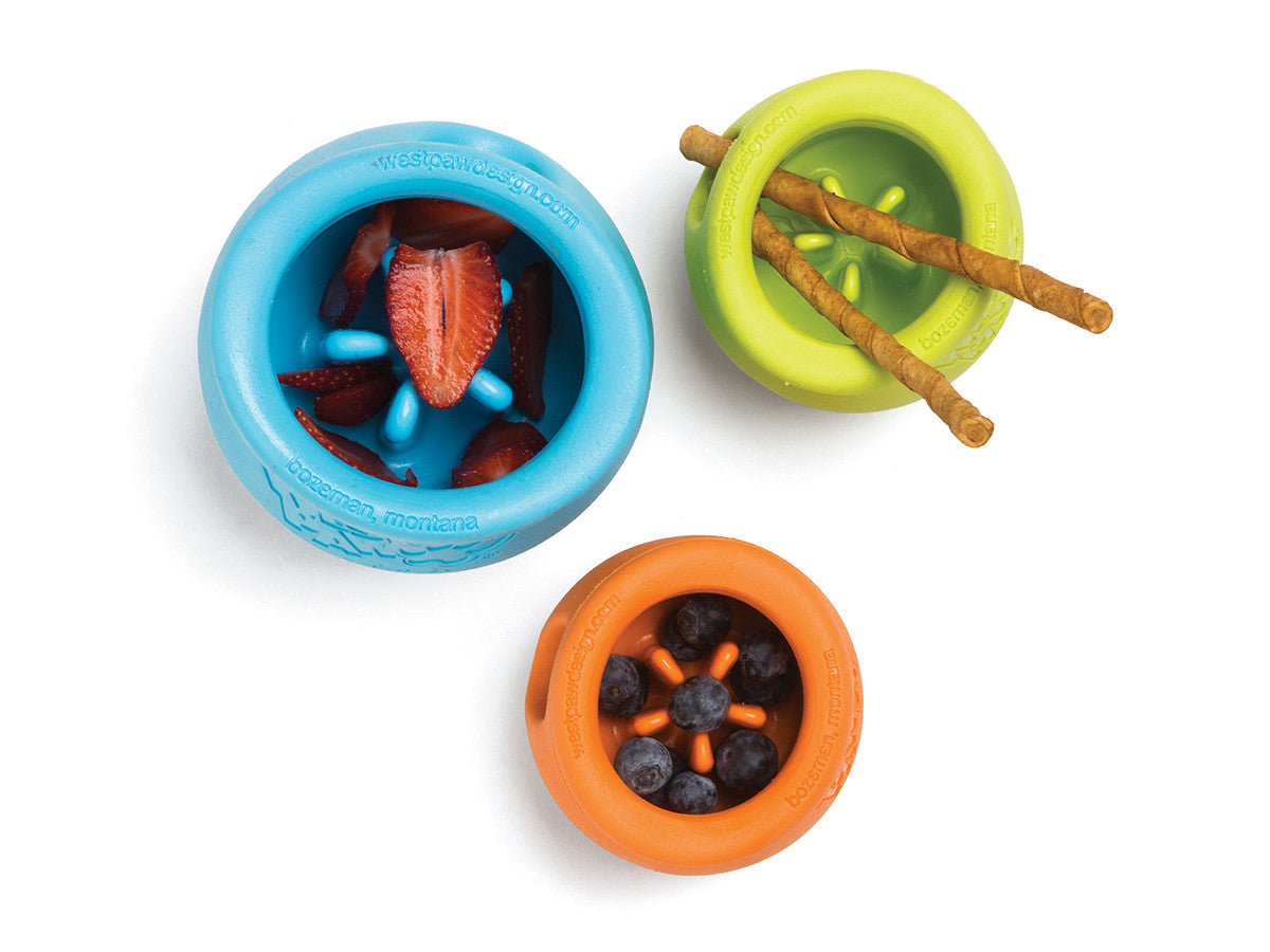 Interactive puzzle food dispensing dog toy Zogoflex Toppl